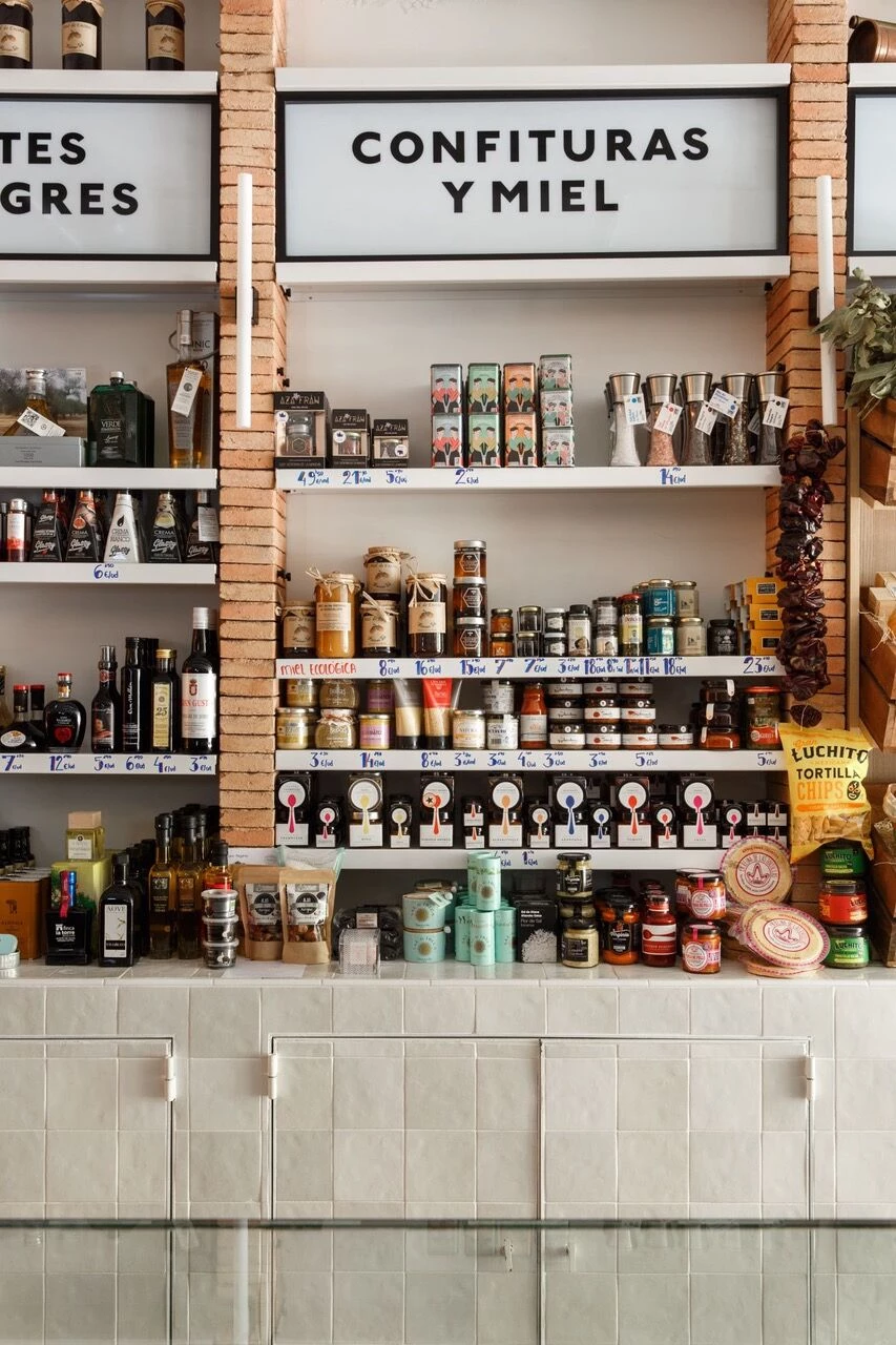 Ultramarinos Octavio 食品杂货店设计丨西班牙马德里丨Sierra de la Higuera Studio-20