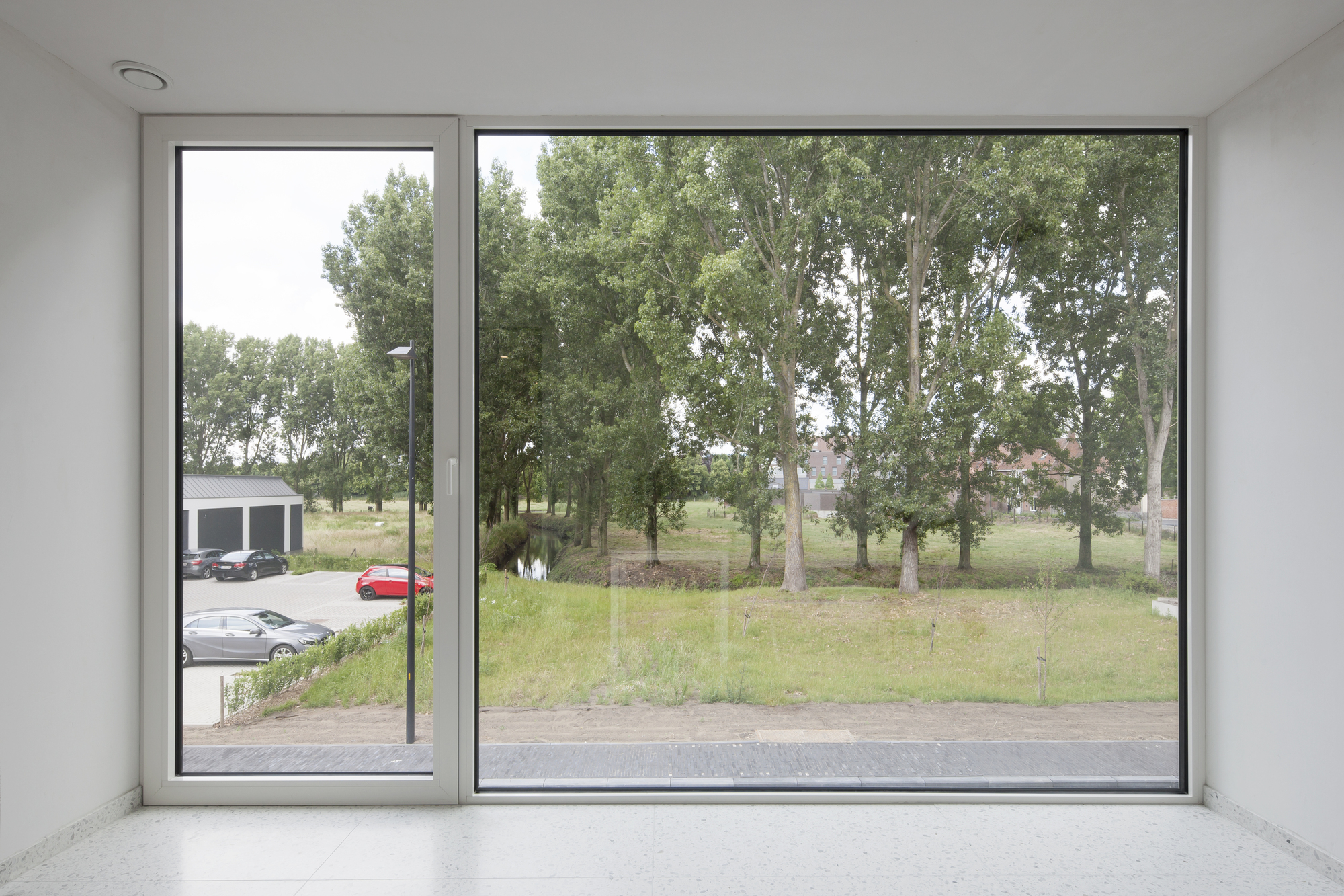 小地块大设计 | 公寓与牙科诊所的巧妙融合-15