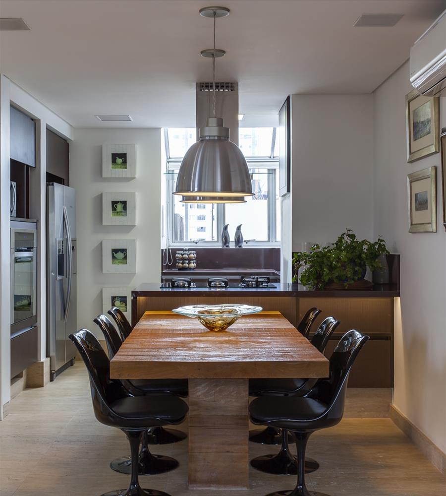 巴西圣保罗 350 平米现代公寓,木质与玻璃的精致细节-15