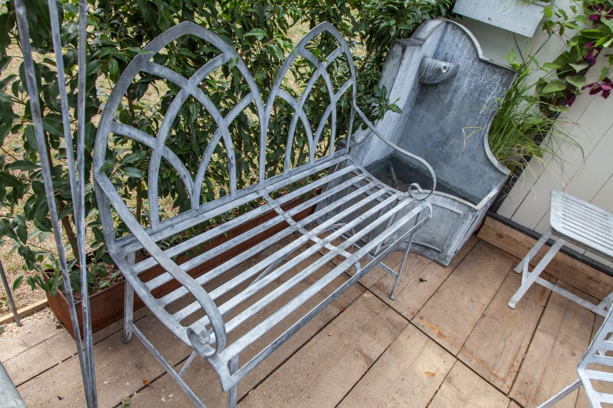 How Garden Benches Can Help You Get The Most Out Of Your Landscape-24