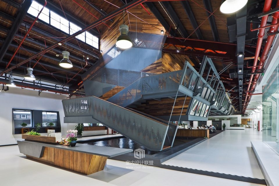 杜兹设计丨丨一艘悬浮的“战舰” – 幸福码头8号楼空间改造项目，上海-2