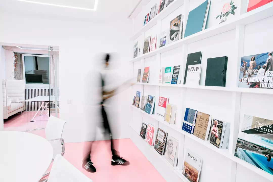 莫斯科废墟中的 NGRS 少女心公司-12