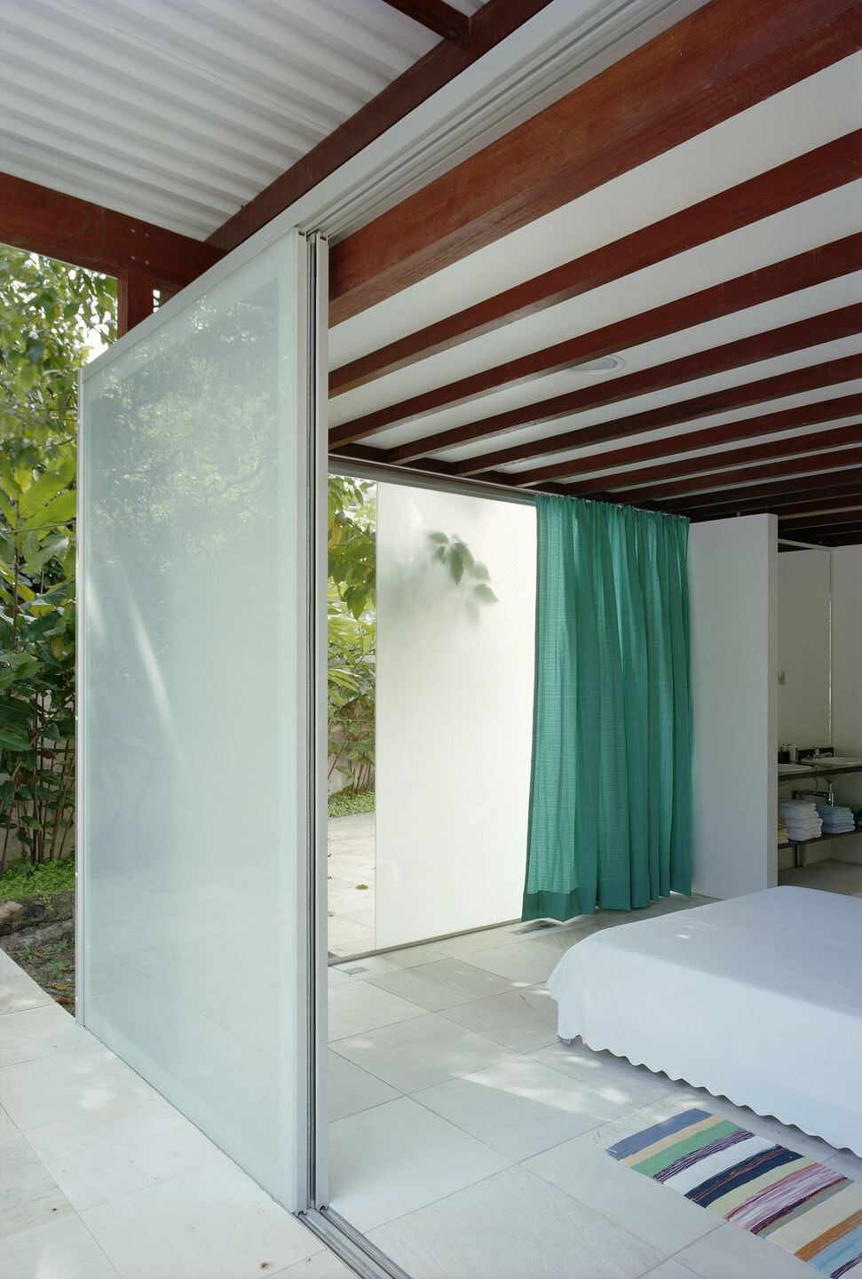 巴西 Barra do Sahy House | 功能至上,节能环保的现代住宅设计-19