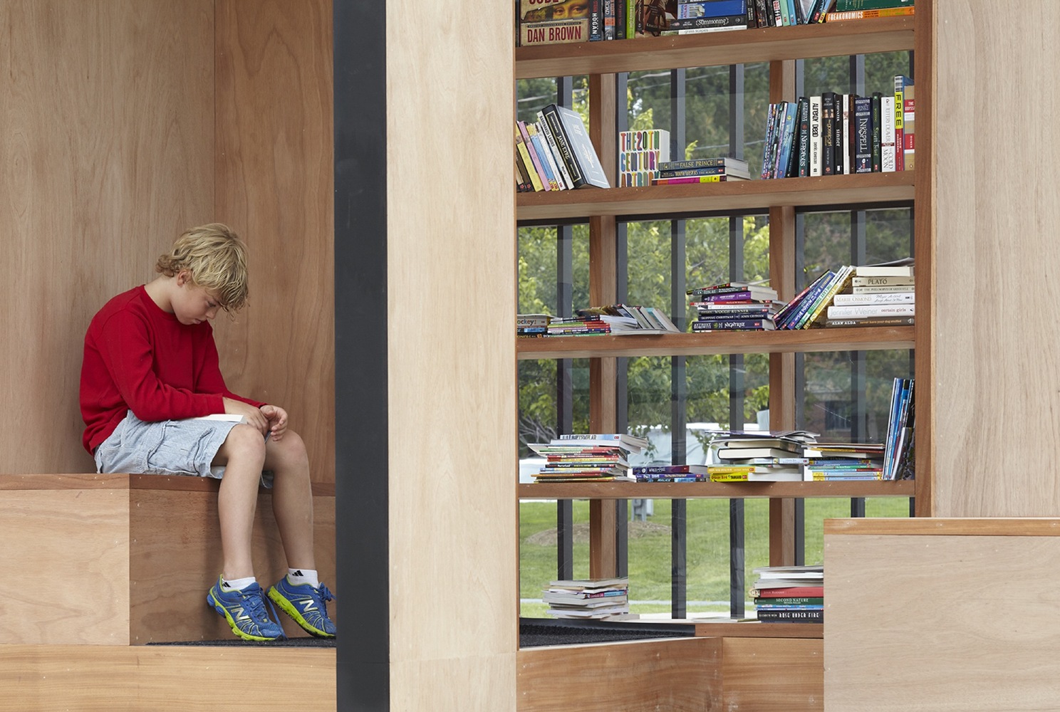 加拿大纽马克特公园公共阅读亭室内设计-12