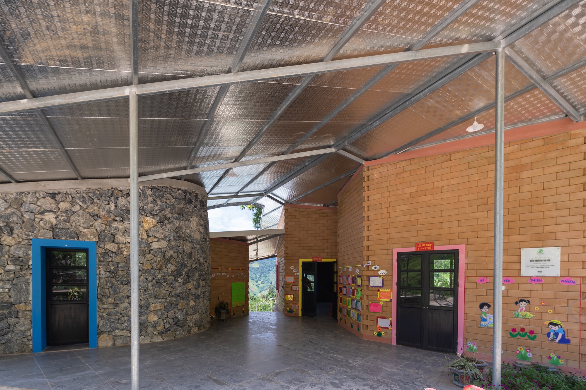 乡村幼儿园建筑丨1+1>2 Architects-6