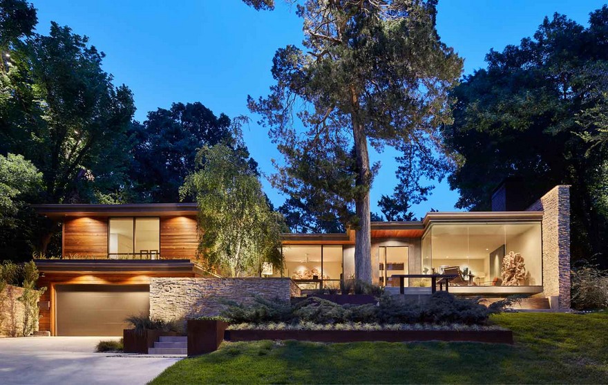 Complete Redesign of a Dilapidated 1950s Split-Level Home in Dallas-15