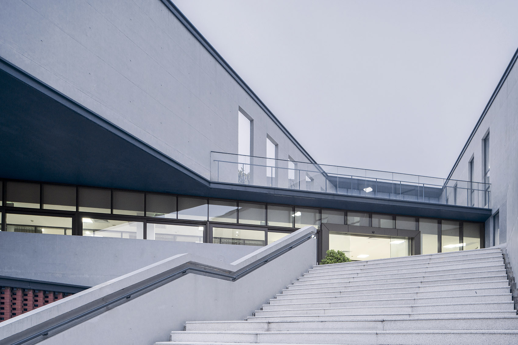 五邑大学学生服务中心丨中国江门丨华南理工大学建筑设计研究院有限公司-31