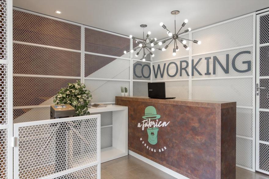 一家法布里卡工作酒吧-1