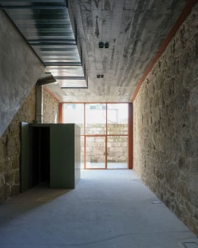葡萄牙波尔图 Travessa de Cedofeita 建筑改造丨João Paulo Loureiro