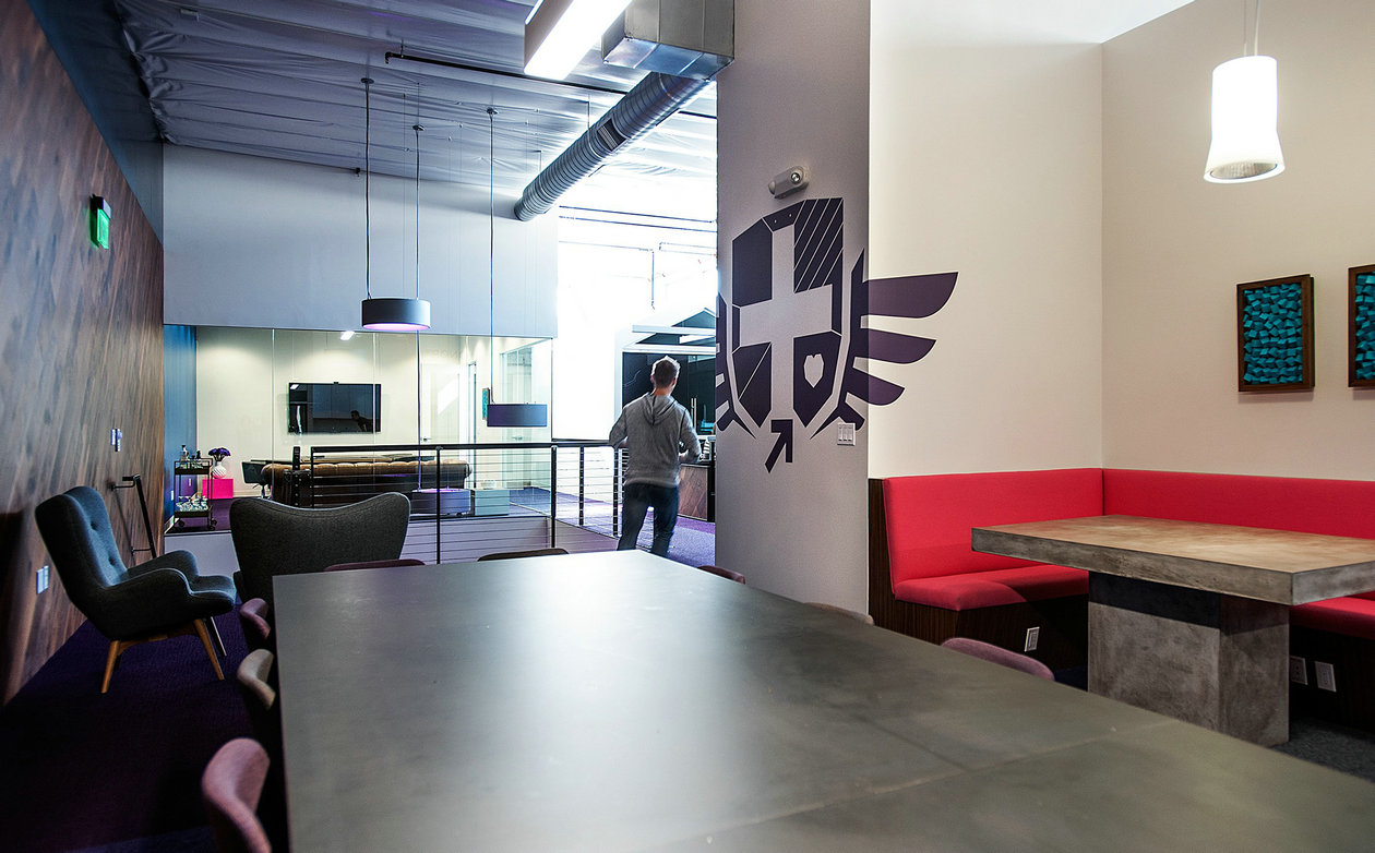 集设网第二期赠送--54 套国外办公室墙画设计案例解析-8