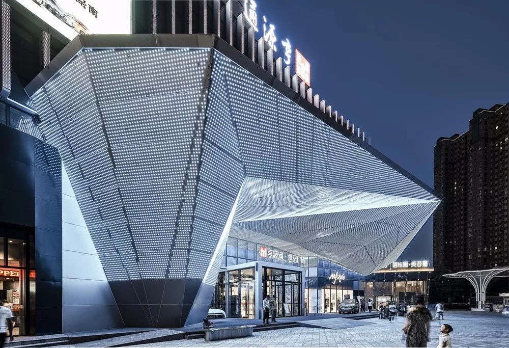 许昌新田 360 广场 | 现代商业空间的完美转身-21