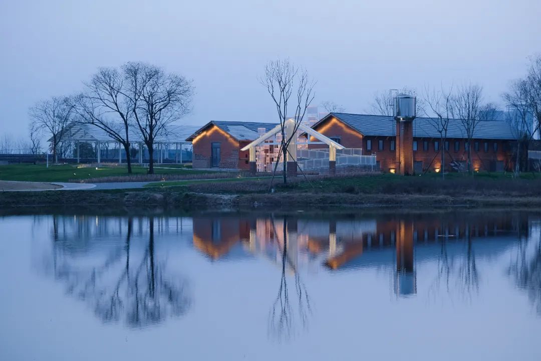 青龙湖·漂浮种子 · 旧砖新生的公园科普教育基地丨中国成都丨小隐建筑事务所-0