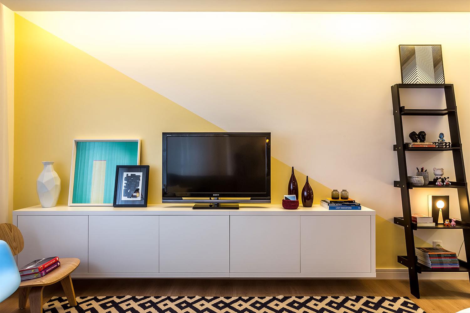 巴西年轻女性居所设计，粉色调与木质元素打造温馨空间-5