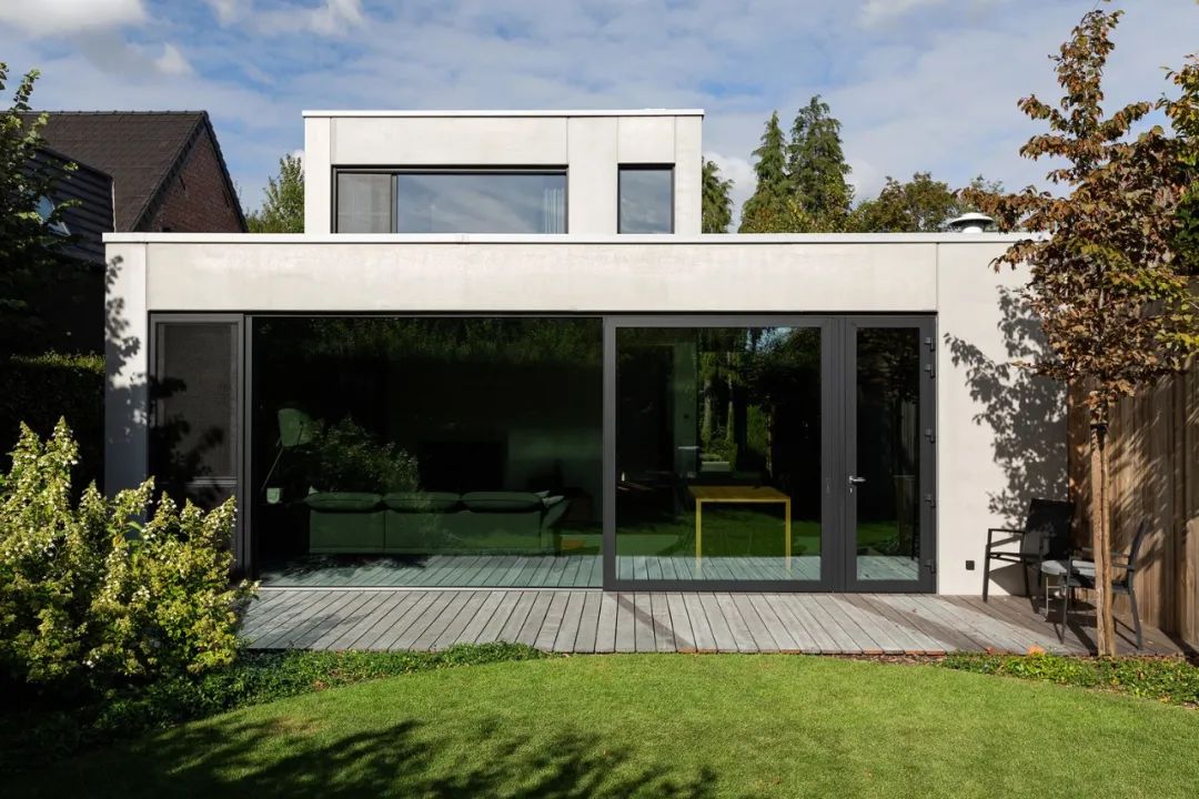 比利时混凝土住宅，温暖现代的可持续发展之家-15