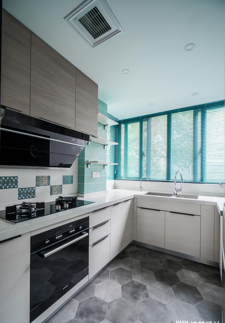 上海老弄堂情怀家居,绿色墨韵温馨一家三口-18