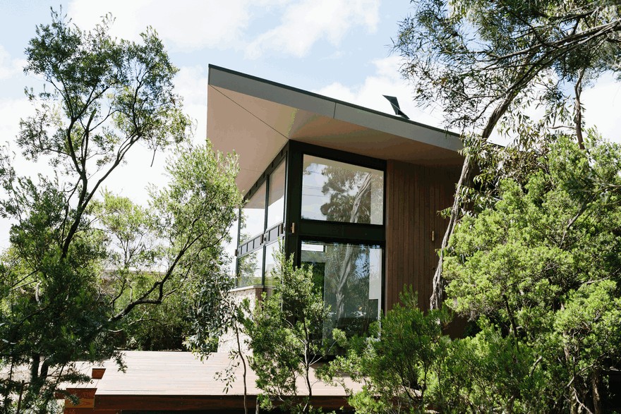 Coastal Holiday Home Balancing Social Fun and Privacy-1