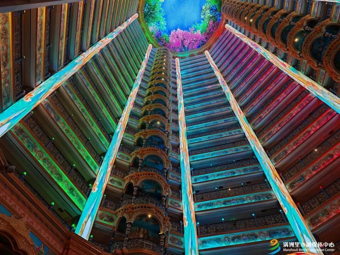 93米！全球最大套娃建筑！草原上的魔幻城堡，10万游客打卡背后的争议与狂欢-5