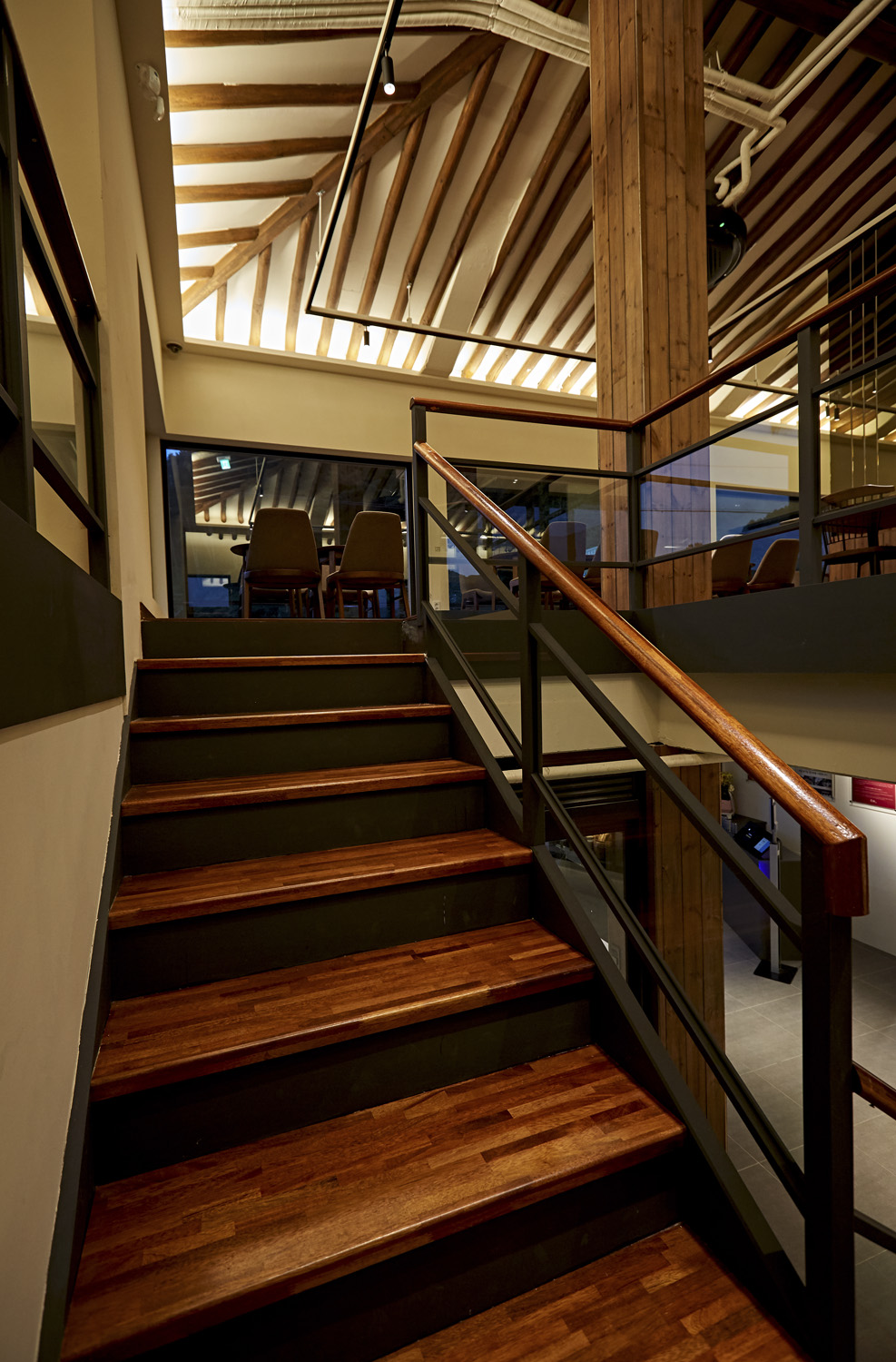 现代简约风格的餐厅设计-24