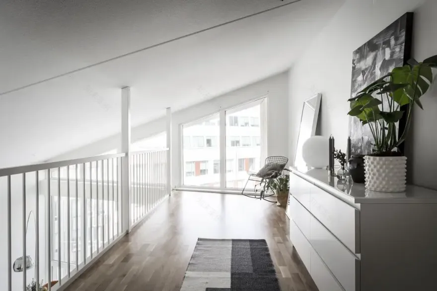 瑞典高挑空复式公寓设计-13