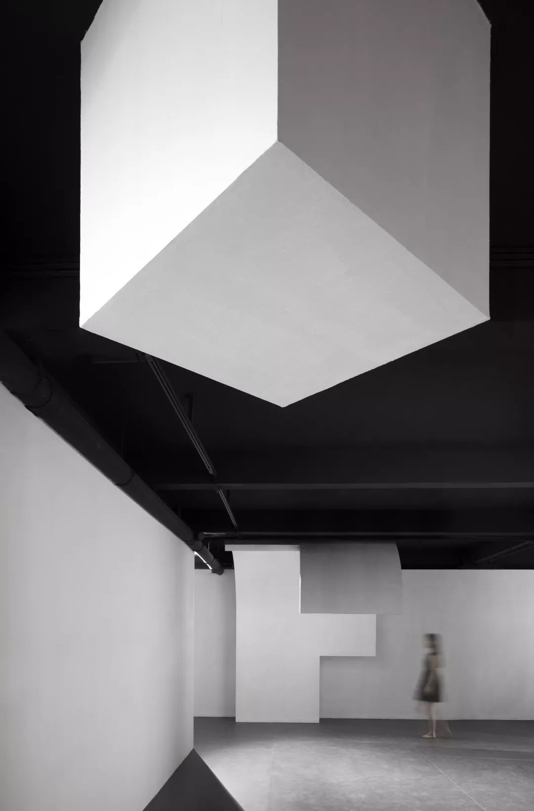 梦境边缘的生活艺术展厅-32