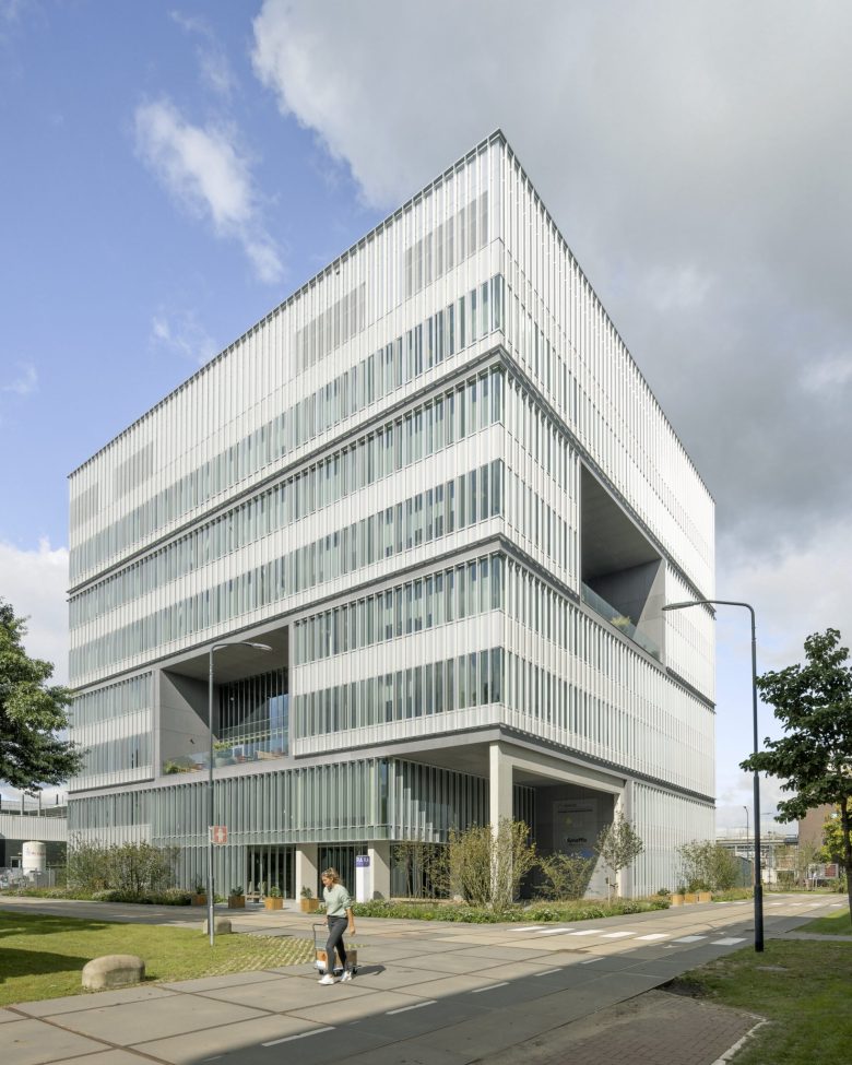  » Marie Curie building by Proof of the sum-15