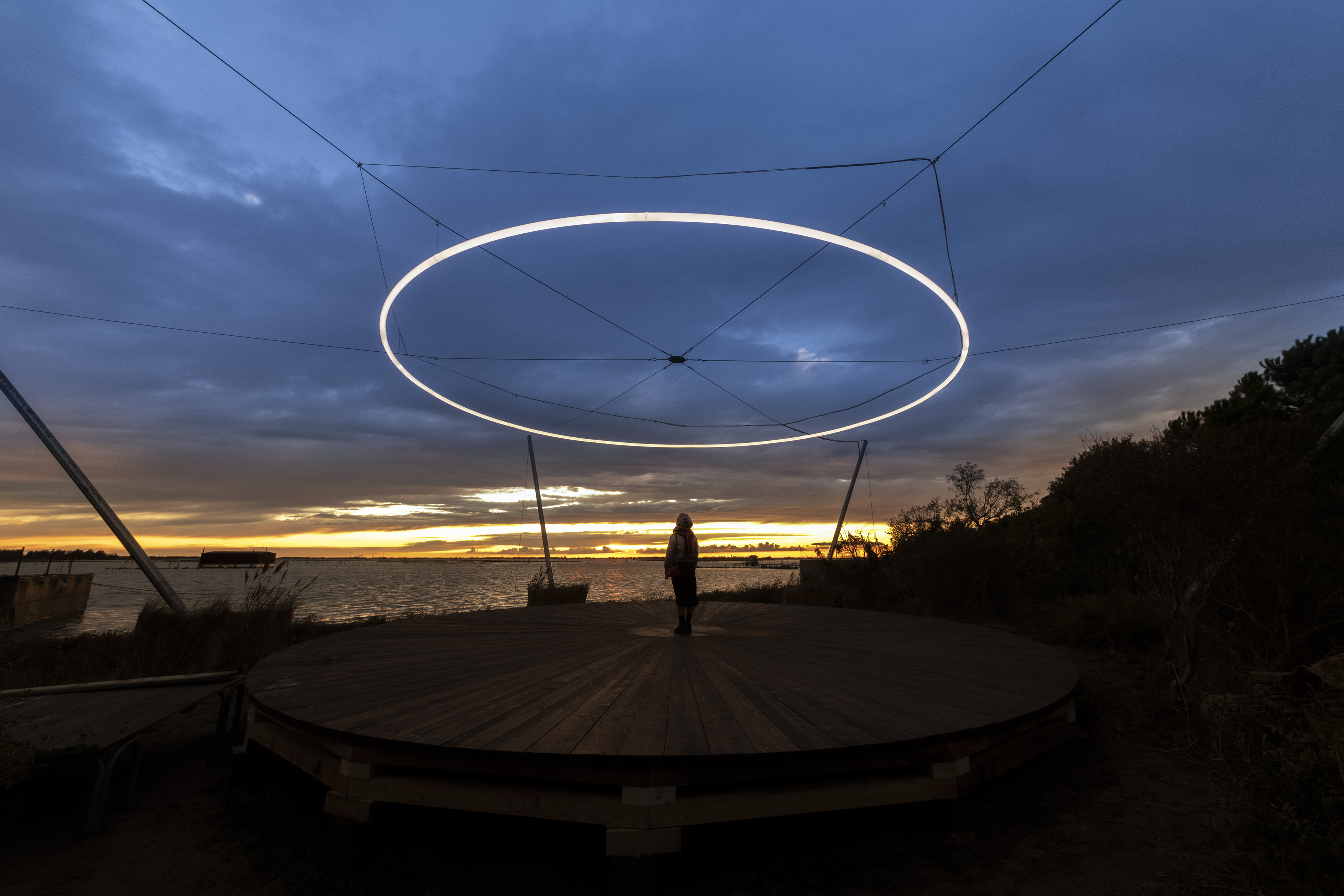 “和谐祭坛”——自然与建筑的共生之美-12