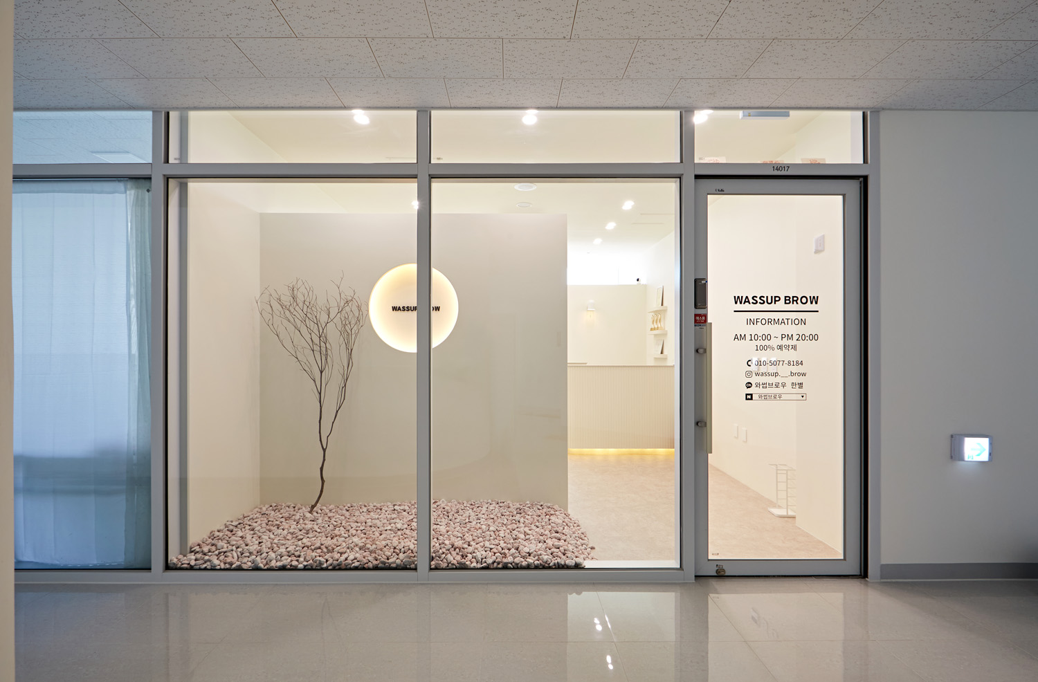 白色与混凝土的完美融合 | 9 坪小空间的精致室内设计-17