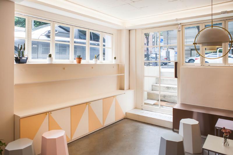 首尔 10 坪亲子可爱甜品咖啡厅设计-6