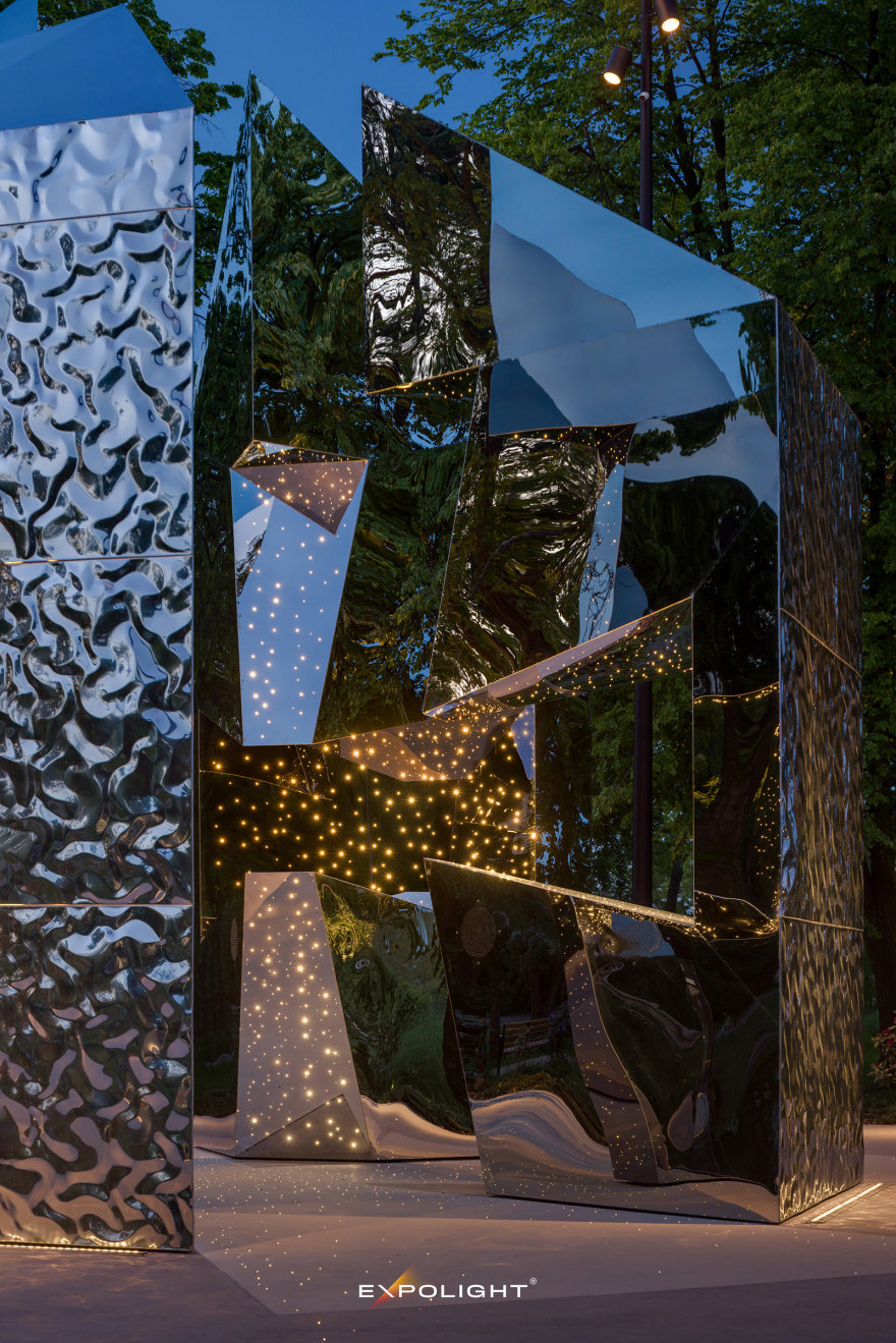 维什霍罗德英雄十字勋章(注:这里CROSS OF HEROES直译为英雄十字勋章 ,VYSHGOROD是乌克兰基辅州的一个城市维什霍罗德,由于不清楚具体语境,这样的组合可能是该城市相关的一种勋章名称,仅作参考) -19