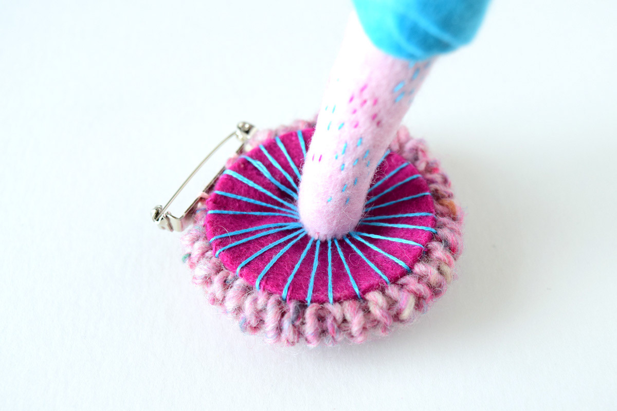 日本 Osaka 展览馆“标本王国”展示独特编织蘑菇胸针-23