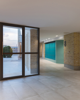 FroughEMehr 中学丨伊朗丨Padiav Parth Architects