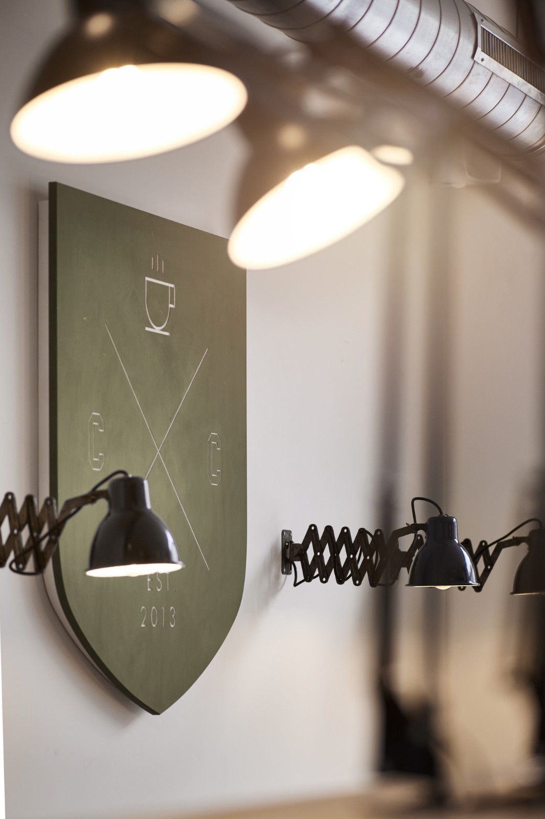 布鲁塞尔 Coffee College 复古砖墙咖啡店-4