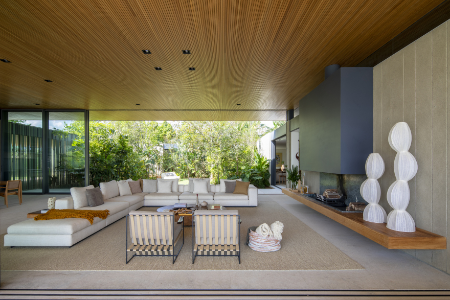 多重上市服务房源(的房屋)
注:MLS是Multiple Listing Service的缩写,即多重上市服务,是一种房地产行业的房源共享系统所以MLS House指纳入该系统里挂牌待售的房屋 丨Cape VerdePaul-35