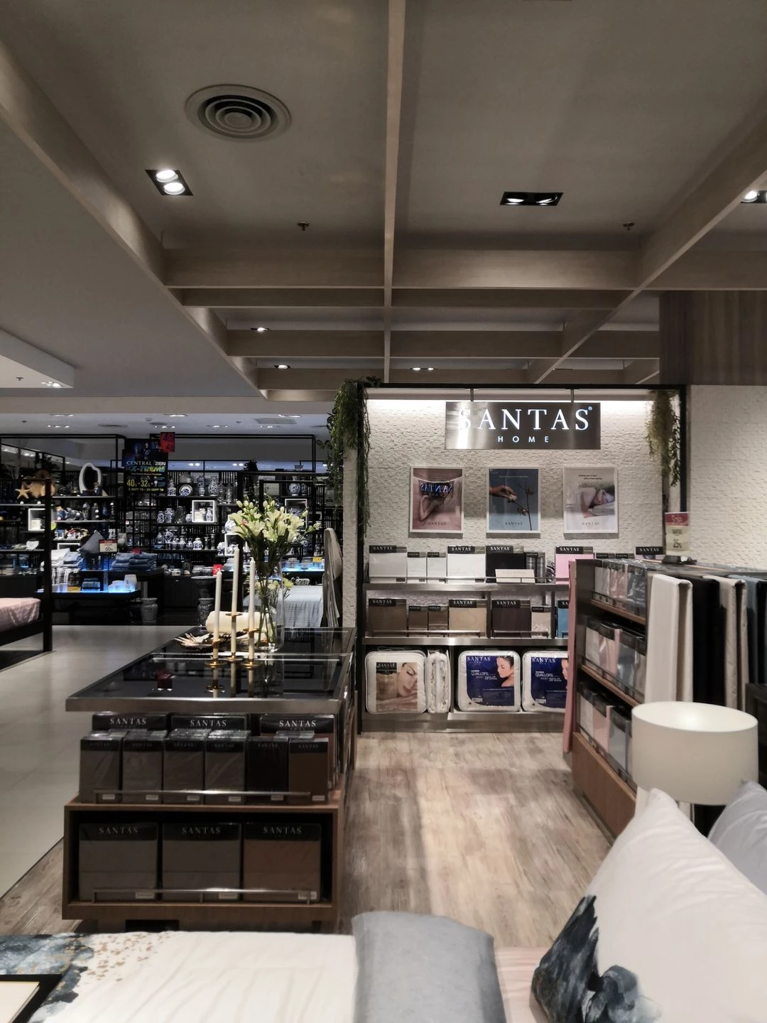 温馨时尚的床品店设计-11