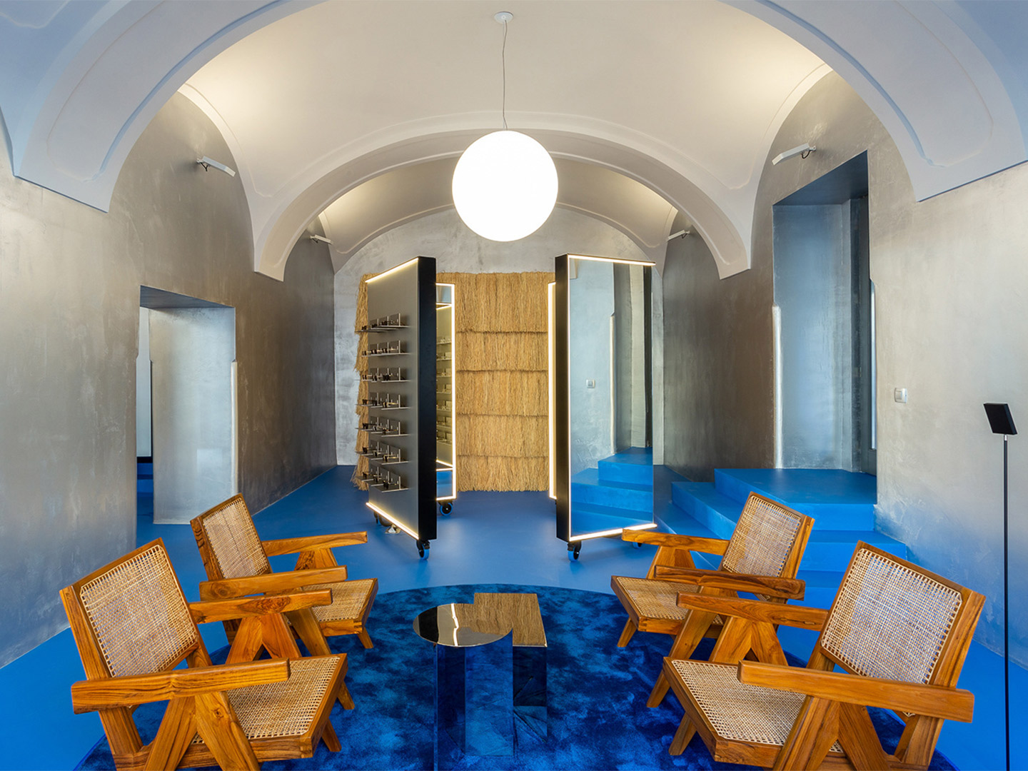 罗马尼亚Lunet眼镜店丨罗马尼亚布加勒斯特丨Bogdan Ciocodeica Studio-6