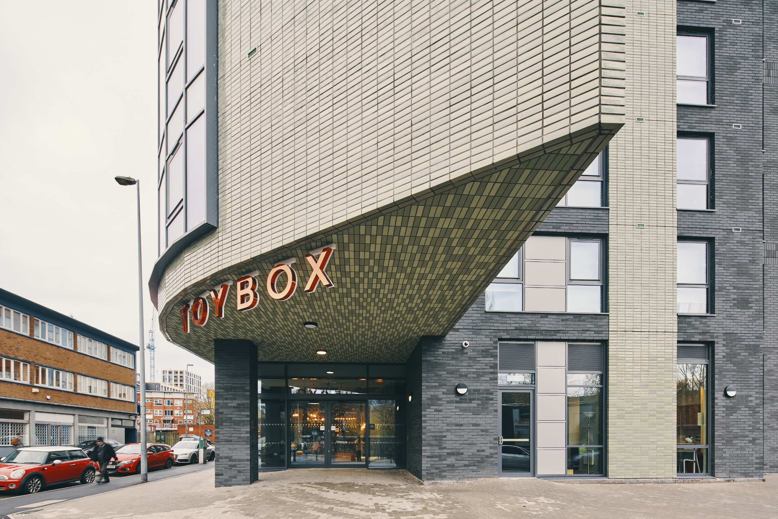 玩味工业历史，74 打造 Birmingham 学生公寓社交空间-40