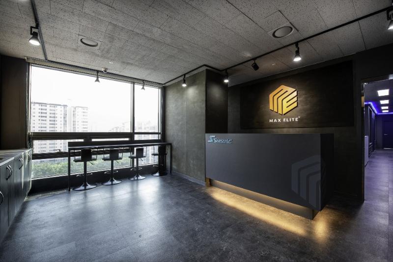 简约办公空间，照明设计提升氛围-3