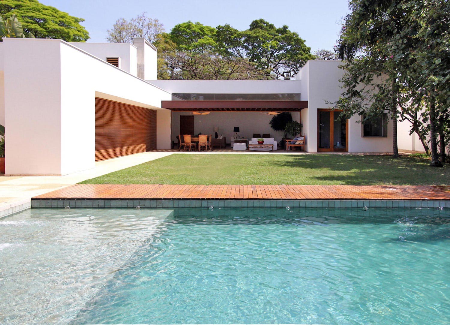 A predominantly single floor residence planted in L shape on flat ground   CAANdesign  Architecture and home design blog-11