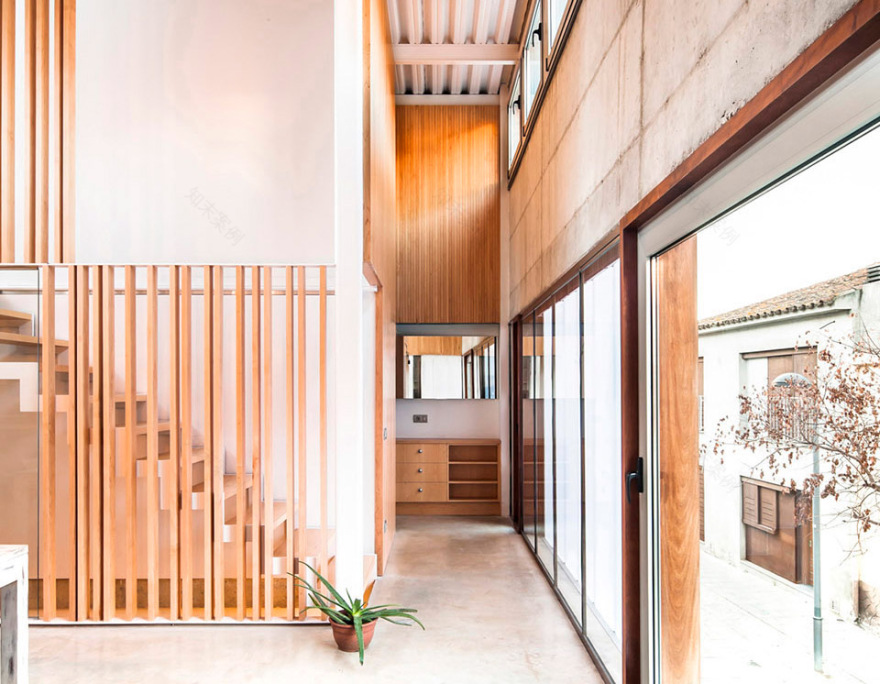 灵活布局的自然光住宅-33