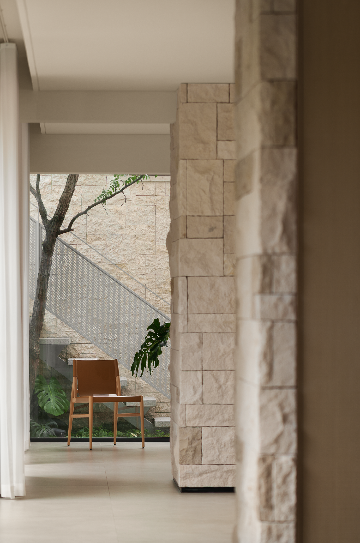 重庆1500㎡湖畔别墅丨中国重庆丨马艾洋室内设计事务所-40