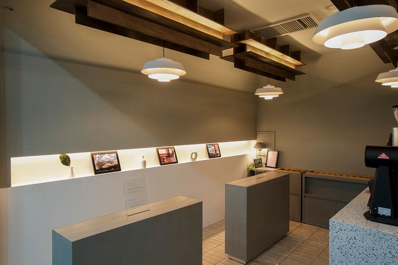 十平米咖啡馆的简约设计魅力-4