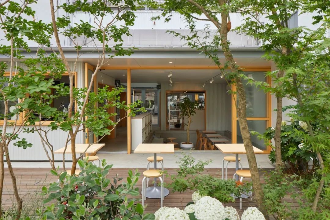 Oita 市中心的公园式咖啡店设计丨日本大分丨勾勾手设计网-15