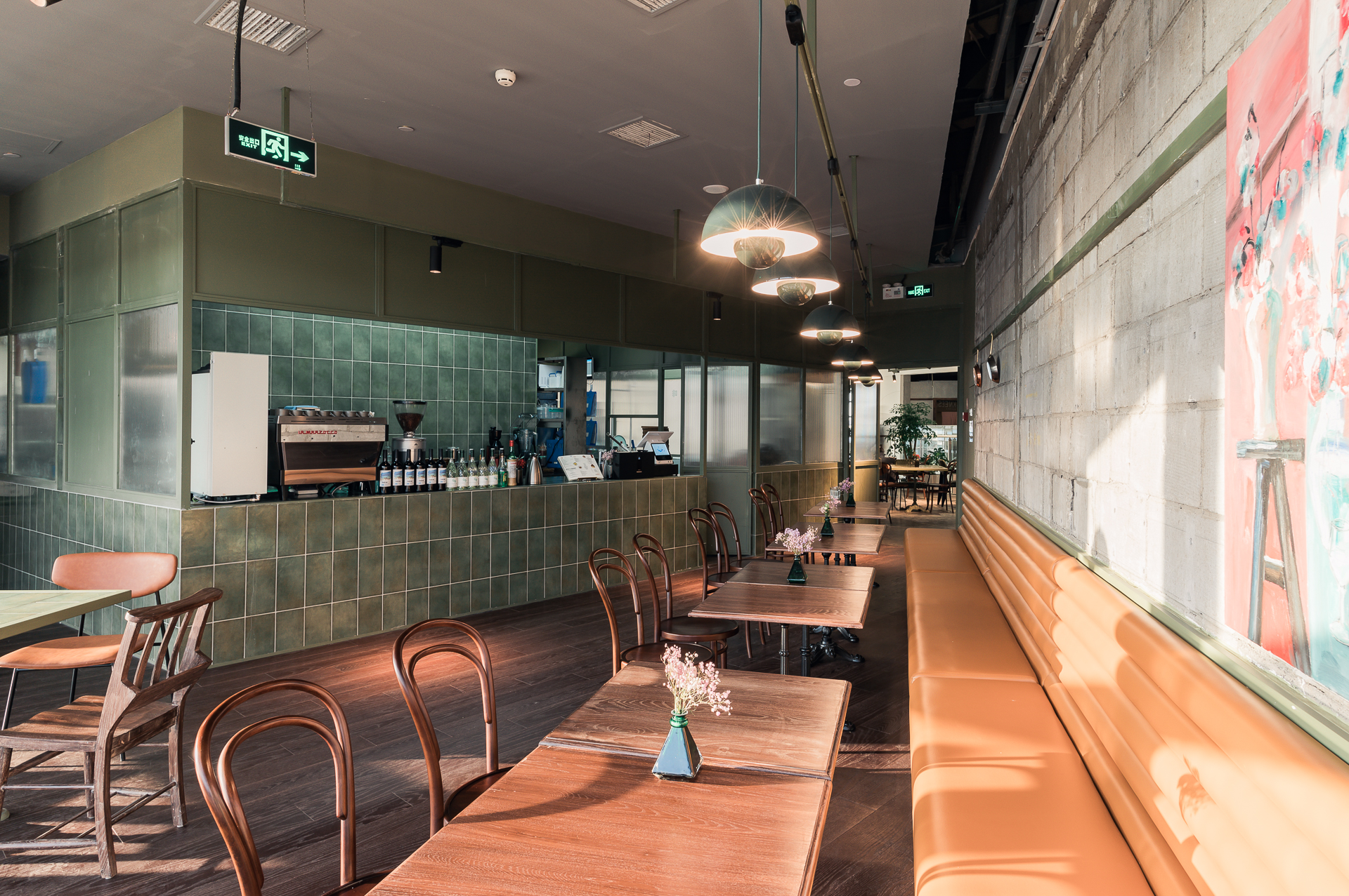 复古美式风格餐厅设计 | 功能与质感的完美融合-17