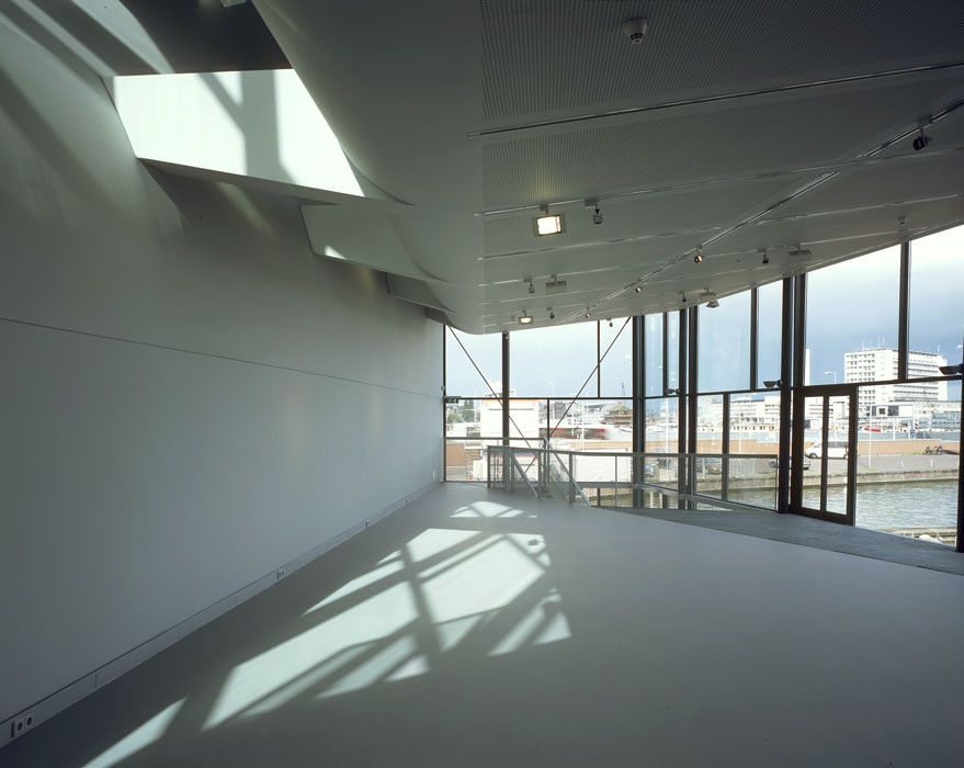 阿姆斯特丹建筑中心 · 创意折叠式立面设计-21