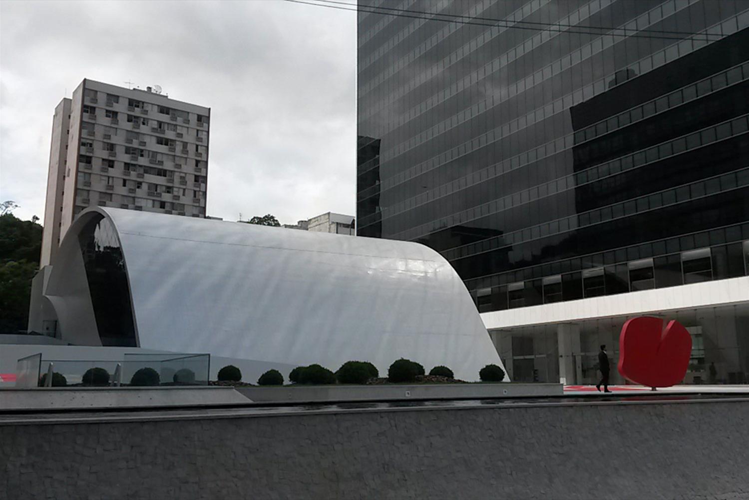 奥斯卡·尼迈耶与文化中心 · FGV-3