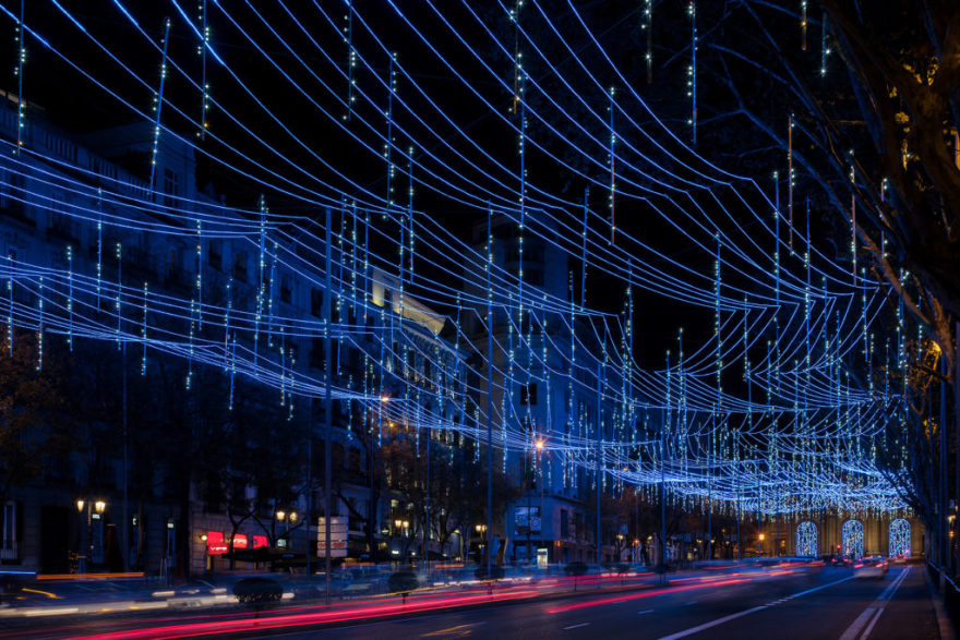 星际之舞·马德里街道的光影艺术-12