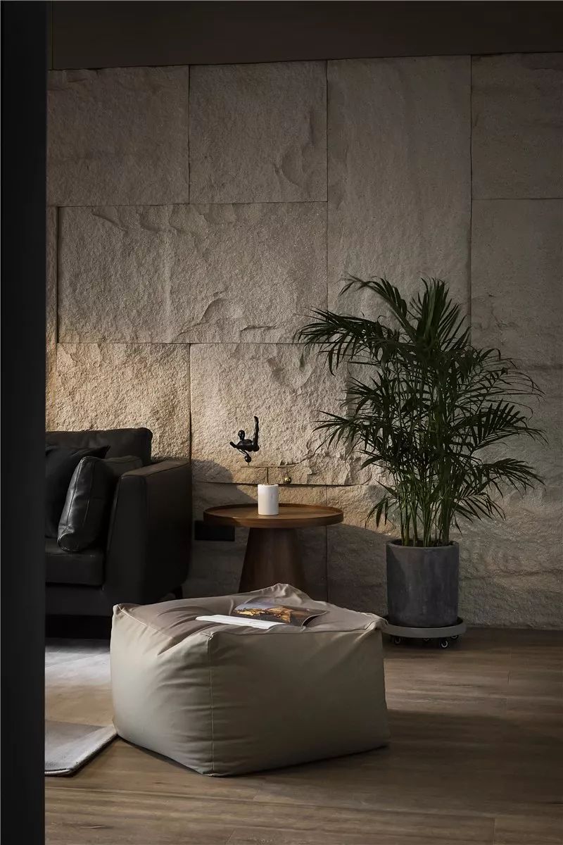 现代风格打造宽敞通透的 84㎡三室两厅-17