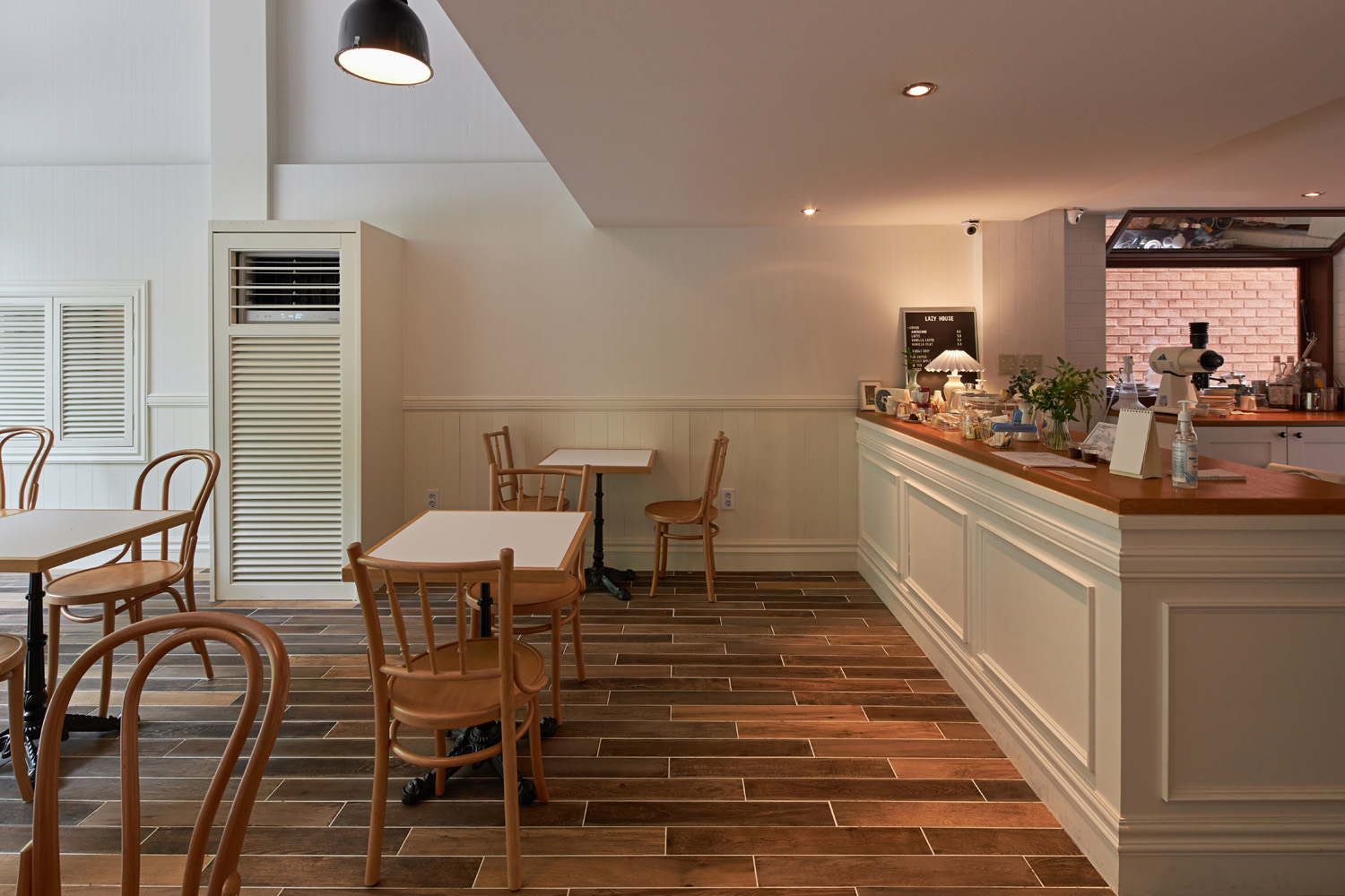 欧洲家庭住宅 | 水源咖啡厅的温馨设计-10