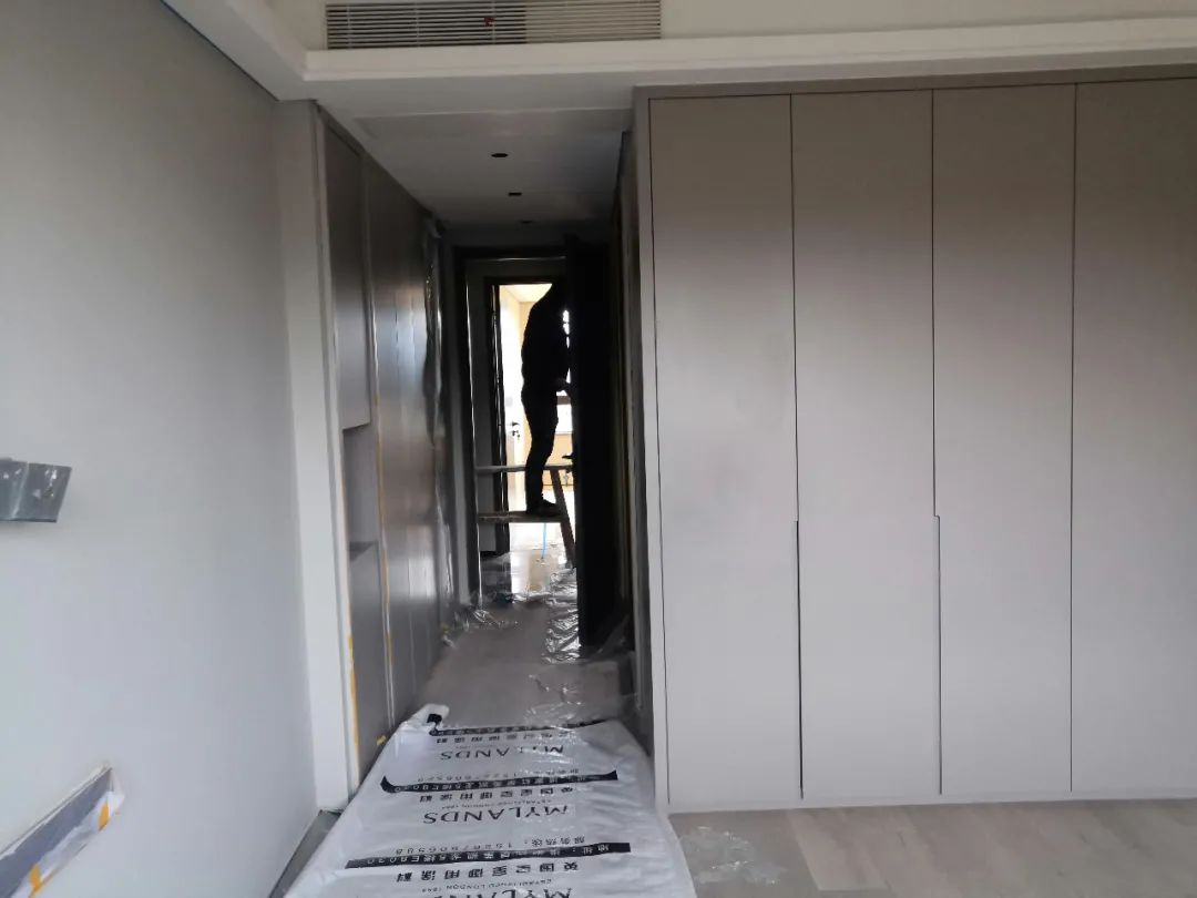 现代简约风格的艺术生活空间丨中国台州丨品东装饰-15