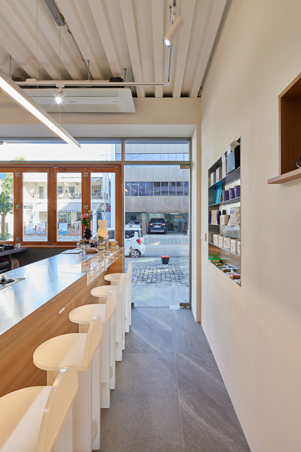 白色与木质 | 11 层奢华公寓的精致内饰-6